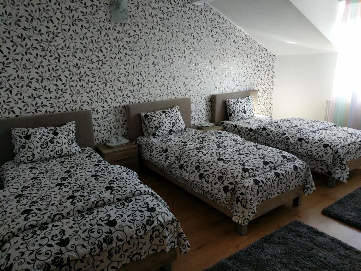 Driepersoonskamer met Eigen Badkamer